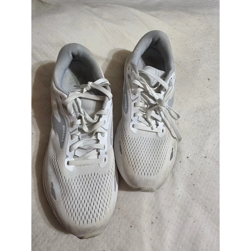 Brooks Adrenaline GTS 23 Mens 11 White Grey Running‎ Shoes 1203811B104